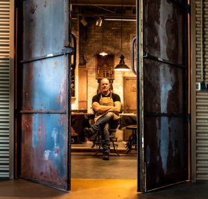 Coen van Rooij | expert in leerrestauratie en leerfinishing